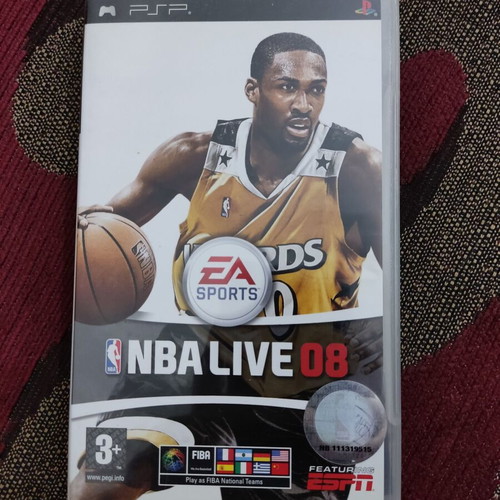 NBA Live 08 PSP used in excellent condition, complete