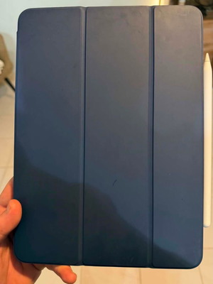 Apple iPad 11 Pro (2022) M2 with Apple Pencil and original case