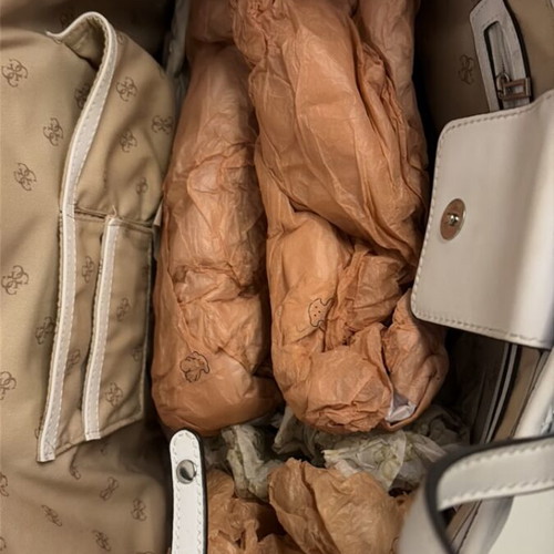 Guess shoulder bag like new, white