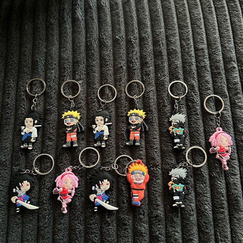 Keychains new, pack of 190, black and multicolored