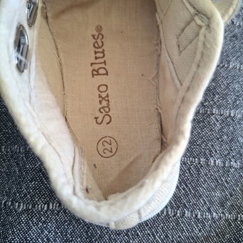 Baby shoes size 22 Saxo Blues like new with minor scratches