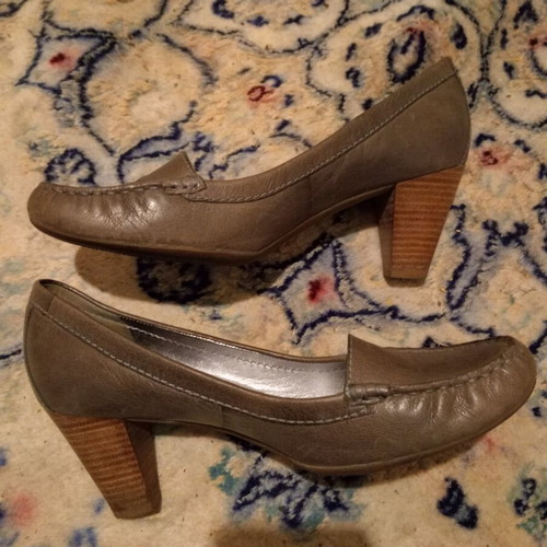 Ecco soft leather pumps like new, size 39/40, gray