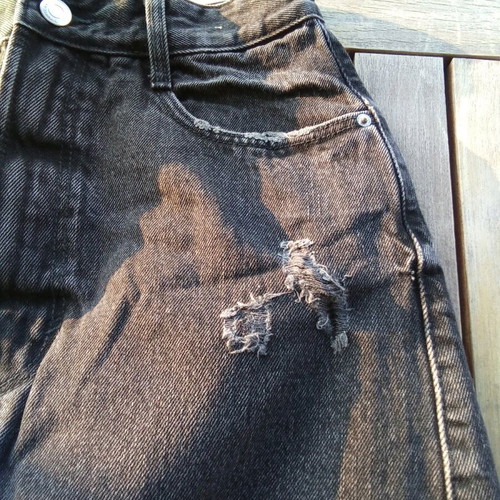 Y2K Grunge denim skirt Zara like new with rips, black