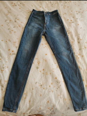 Lynne skinny jeans like new, size S 36 8, blue