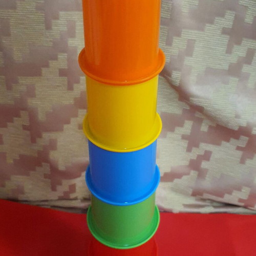 Stacking toy 2 in 1 like new, 6 cups for bath time