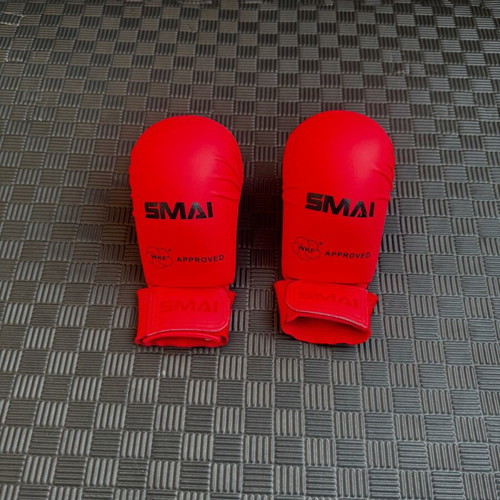 SMAI WKF karate gloves medium like new