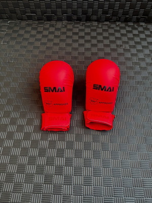 SMAI WKF karate gloves medium like new