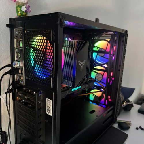 Gaming PC like new with Intel i5 7400, GTX 1080, 16GB RAM