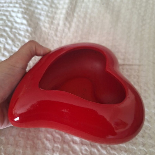 Heart-shaped planter