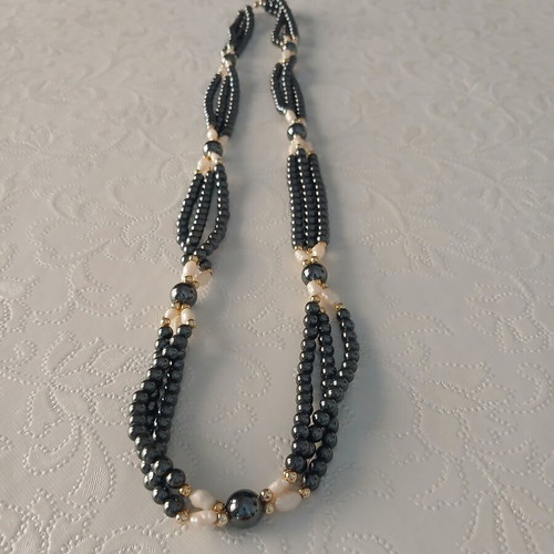 Long hematite and pearl necklace like new, vintage style