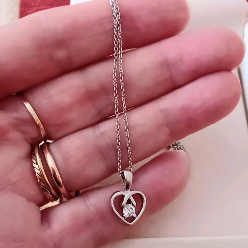 Silver 925 heart pendant like new with zircon and 42cm chain