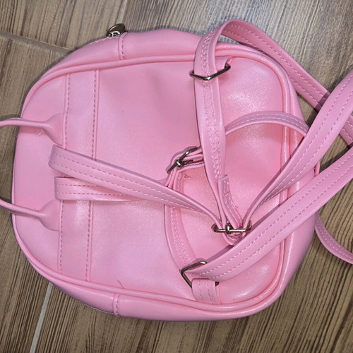 Children's bag used with slightly broken zipper