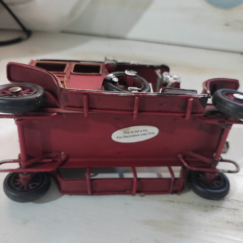 Metal car like new, 16cm long