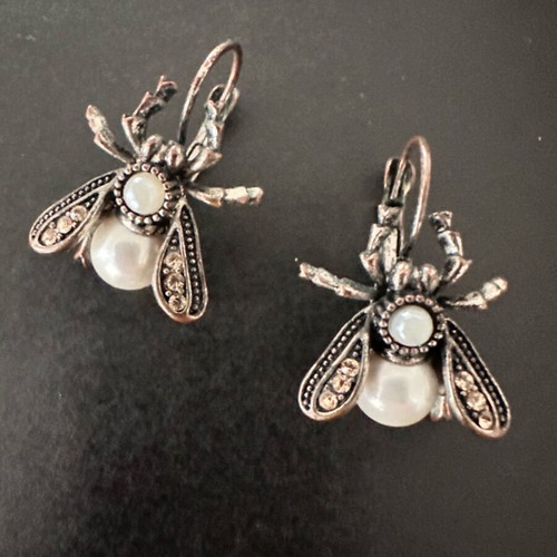 Vintage Style Earrings with Pearl and Crystals used