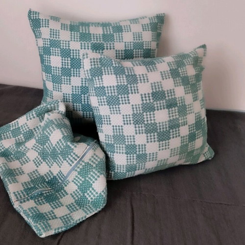 Woven traditional pillows like new, set of 2, 50x50 cm