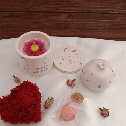 Miss Dior Inspired Candle Set 150ml in Pink Porcelain with Pomegranate and Tray