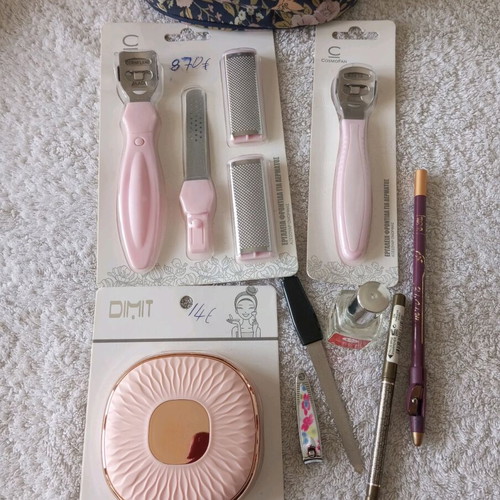 Body care new with free makeup bag