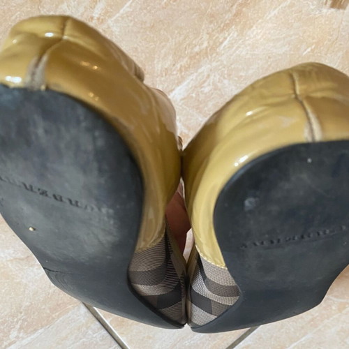 Burberry ballet flats used size 38 beige with fabric case