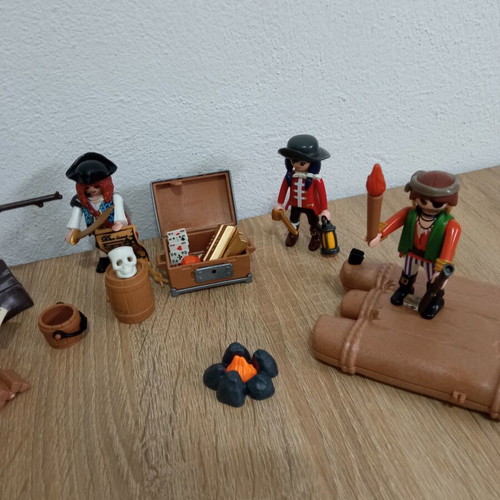 Playmobil pirates assorted pieces used