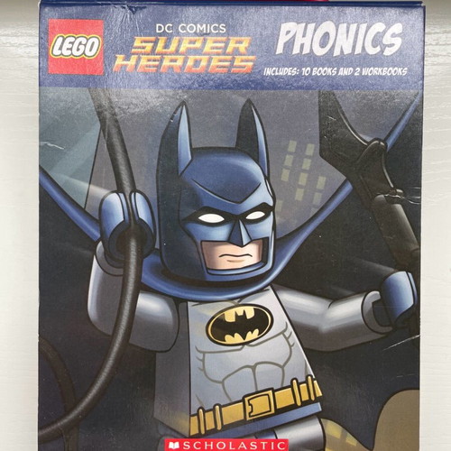 Lego DC Comics Super Heroes set mint condition with 10 comics and 2 books