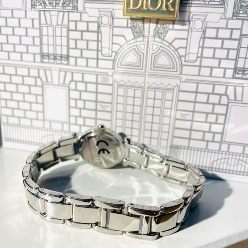 Women's watch with bracelet and stones new, silver