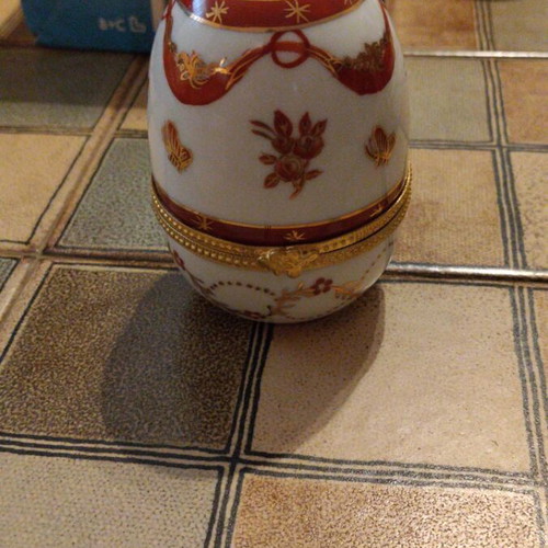 Porcelain Egg Trinket Box hand-painted with gold details, new