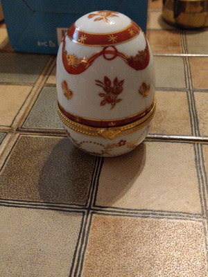 Porcelain Egg Trinket Box hand-painted with gold details, new