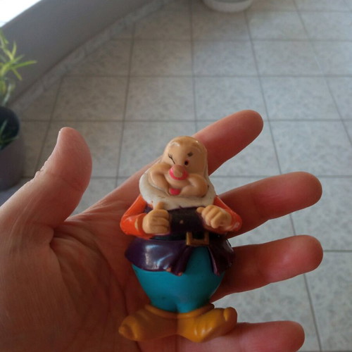 4 Snow White Dwarfs Disney used decorative figures