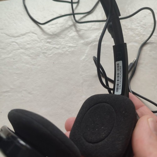 Logitech H151 Headphones with Microphone and 3.5mm Jack like new