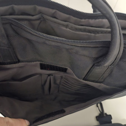 Laptop bag like new with many pockets, black