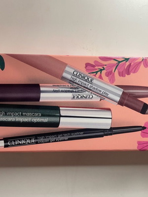 Clinique set intact new