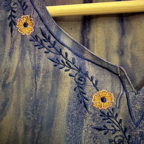 Texbasic airy tunic blue-purple with embroidery size M, new