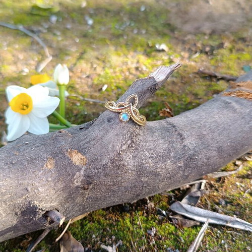 Brass ring with moonstone and adjustable size