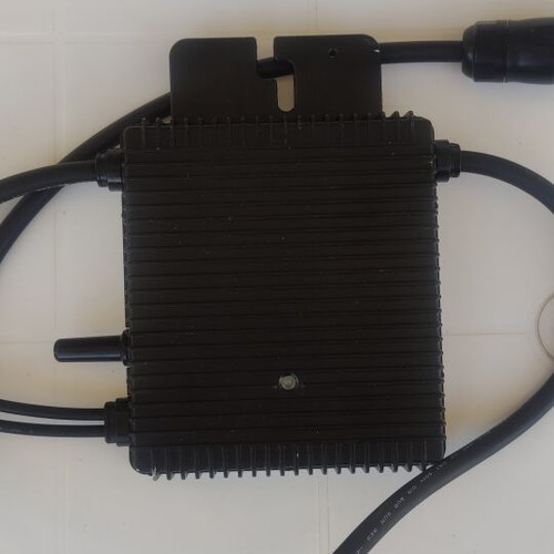 Hoymiles HM-400 microinverter for balcony solar panel