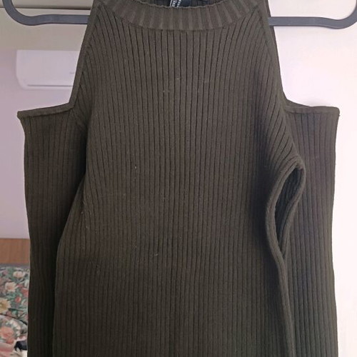 Forever21 blouse with off-shoulder design new, green, size S