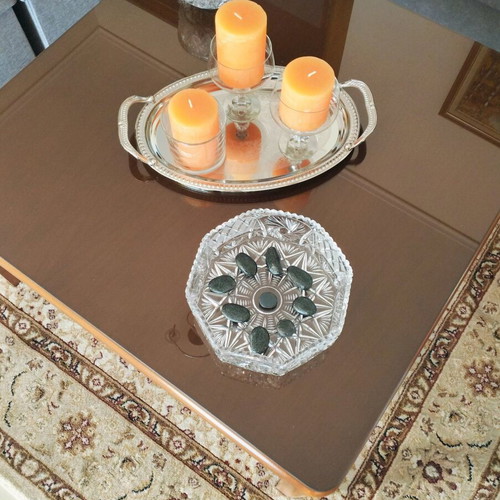 Wooden living room coffee table set like new with protective glass