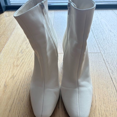 Zara boots beige faux leather with zipper, size 39, like new