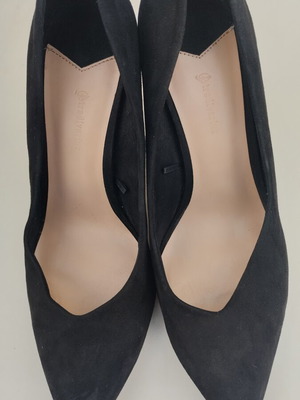 Stradivarius black suede pumps size 39