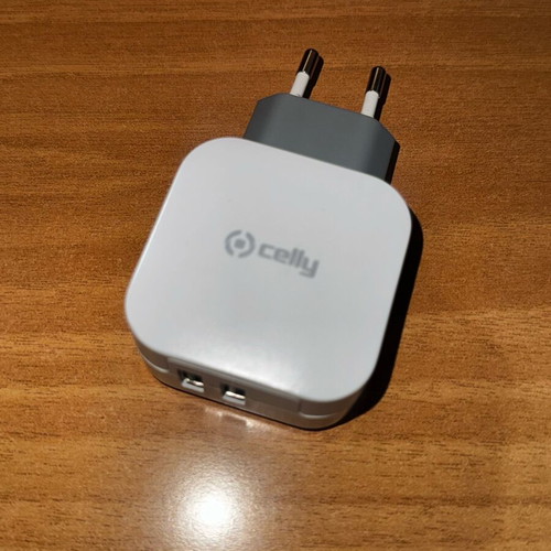 Double USB charger like new