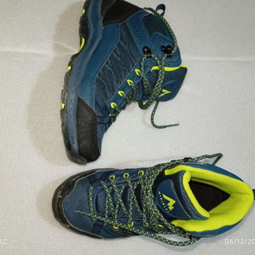 McKinley Toronto II Mid AQX Junior boots size 36 like new, waterproof