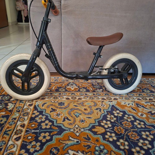 Balance bike like new, adjustable seat, suitable for children 2+