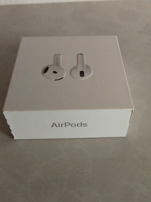 AirPods empty box used
