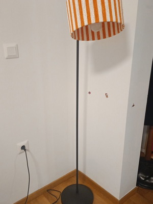 Floor lamp like new, striped shade