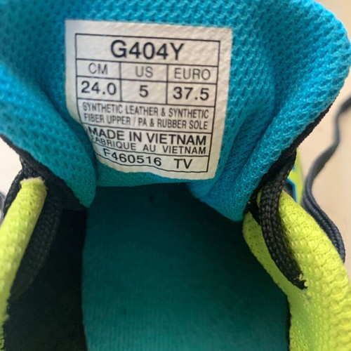 Asics G404Y track shoes used, size 37.5 with 10 replacement spikes