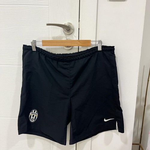 Juventus F.C. Nike men's shorts used, size small, vintage 90s 00s