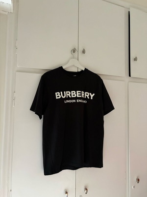 Burberry T-shirt μαύρο μέγεθος M σαν καινούργιο