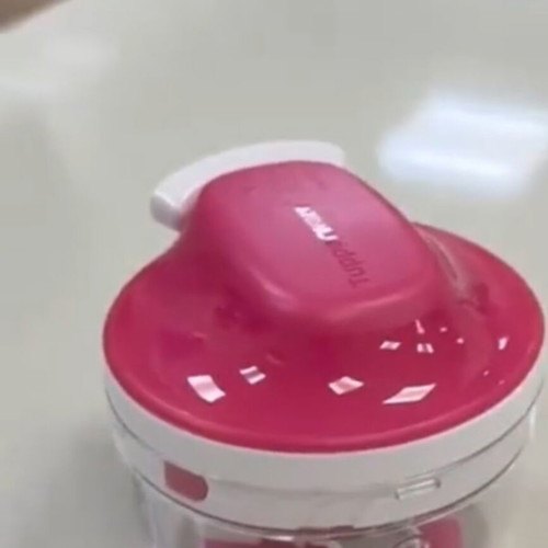 Super Sonic manual chopper Tupperware pink or red, new