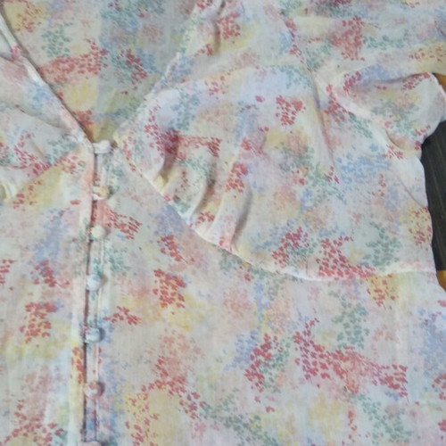 Floaty summer top size 18