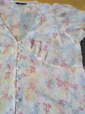 Floaty summer top size 18