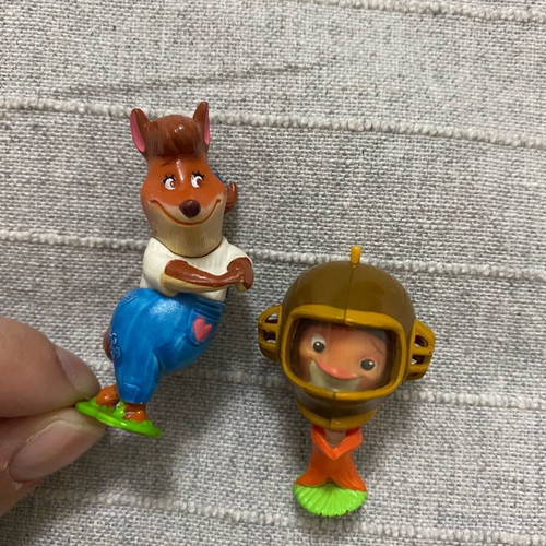 Kinder Little Chicken figures like new